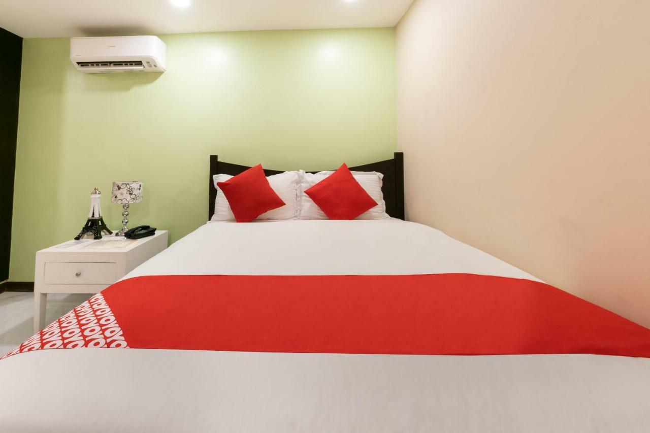 Oyo 171 Amore Hotel Muntinlupa City Bagian luar foto